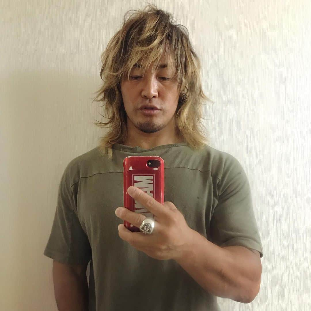 棚橋弘至さんのインスタグラム写真 - (棚橋弘至Instagram)「#ヘアセット して仕事へ☆」8月2日 12時28分 - hiroshi_tanahashi