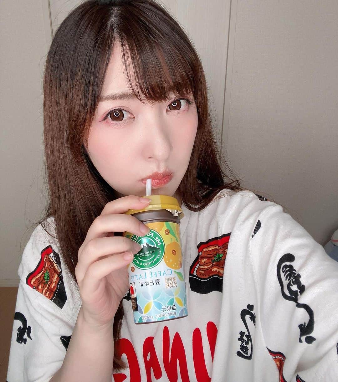 雨宮奈生のインスタグラム：「けっこう衝撃的な味するの  #YouTube #自撮り #自撮り界隈」