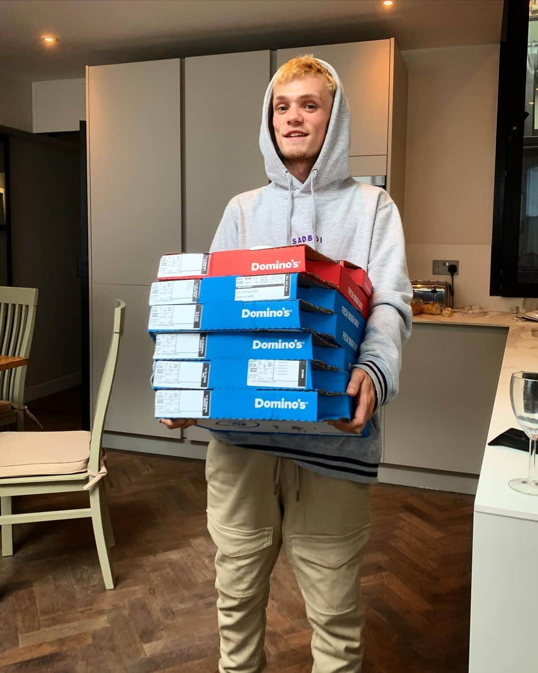 Bars and Melodyさんのインスタグラム写真 - (Bars and MelodyInstagram)「Hungry? What’s ur favorite pizza 🍕?」8月2日 23時28分 - barsandmelody