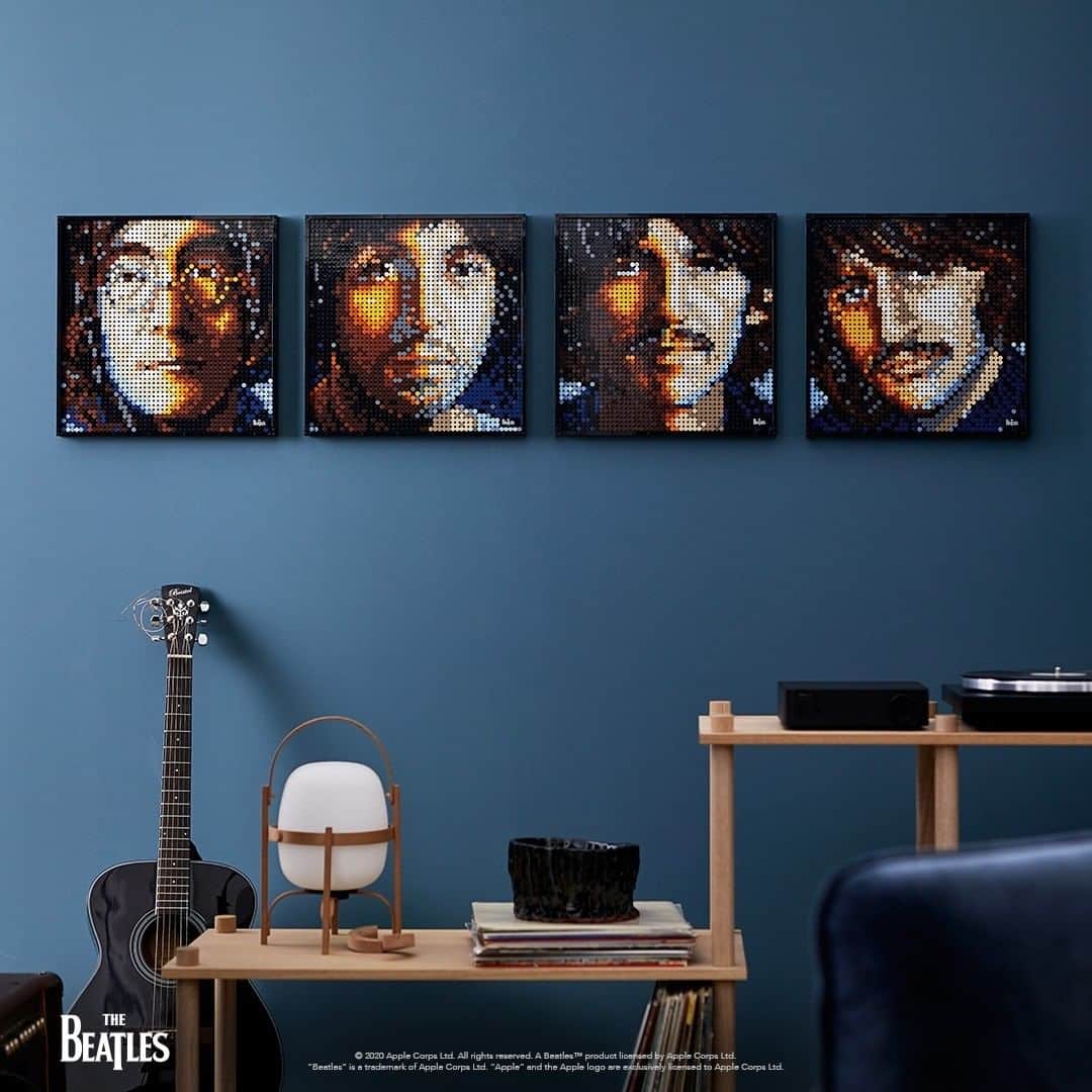 LEGOさんのインスタグラム写真 - (LEGOInstagram)「Build 1 of 4 iconic portraits of The Beatles from ‘The White Album’ and have your own piece of music history. Get 4 sets to make an awesome piece of LEGO ART! Swipe to see more! 🎵    #Art #TheBeatles #LEGO #WhiteAlbum」8月2日 22時00分 - lego