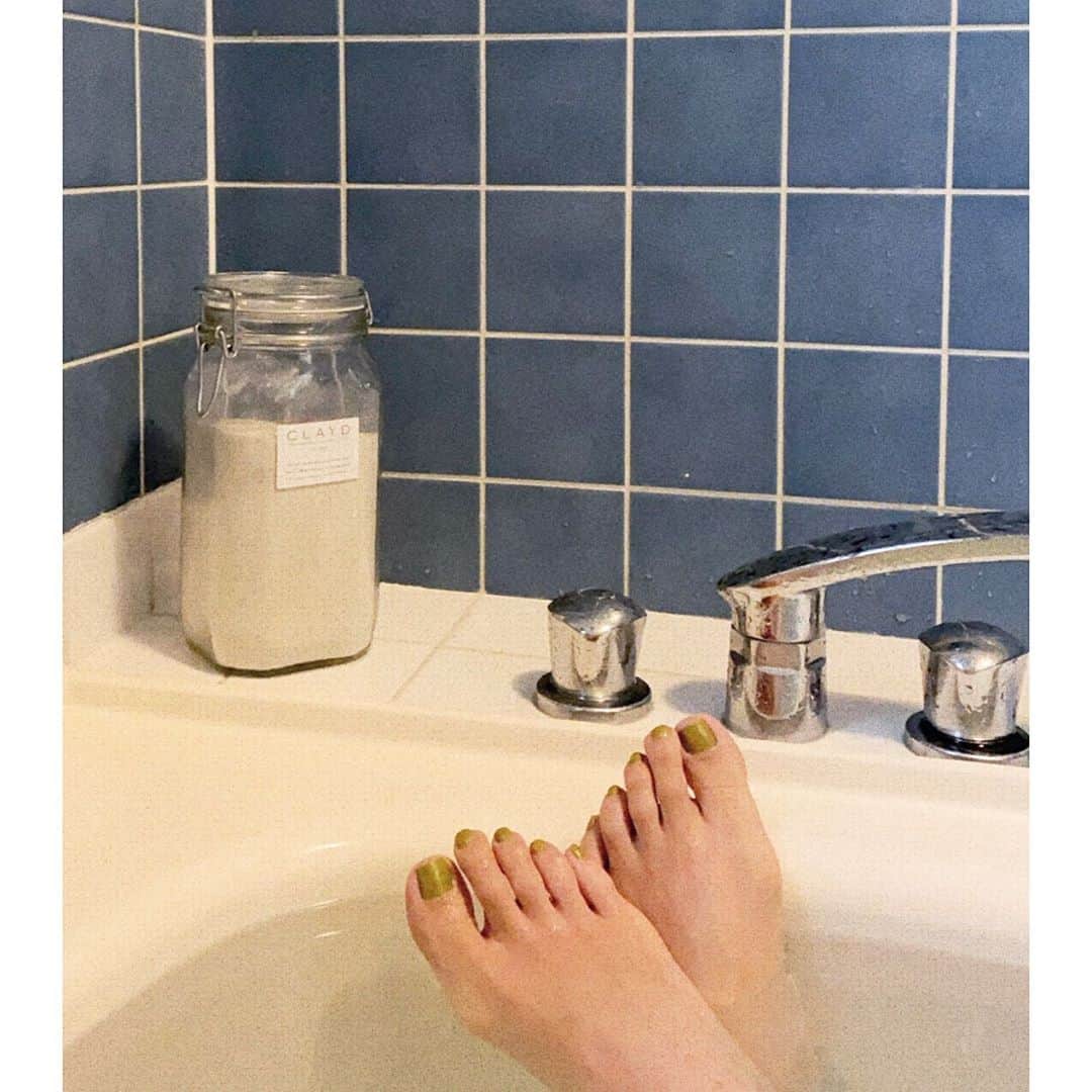 吉田怜香さんのインスタグラム写真 - (吉田怜香Instagram)「🤍🛁 . ゆっくり湯船つかれるだけで 贅沢で幸せと思えるようになった♨︎ . そんなバスタイムの相棒 @clayd.japan」8月2日 22時04分 - reikayoshida_