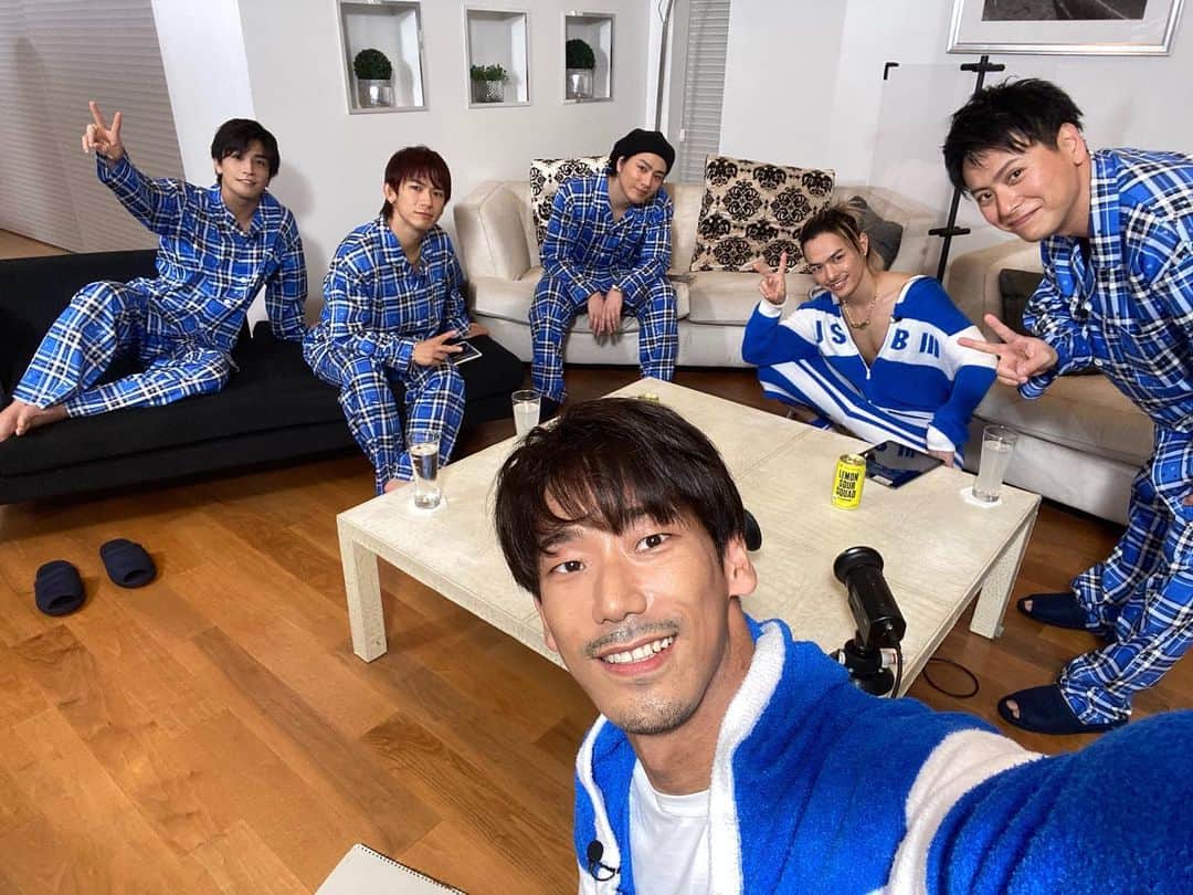 のインスタグラム：「CL生放送ありがとうございました！！🤣✨✨🙏 パジャマ久々に着たけどいいね✨ また見てねー！✨✨🙏」