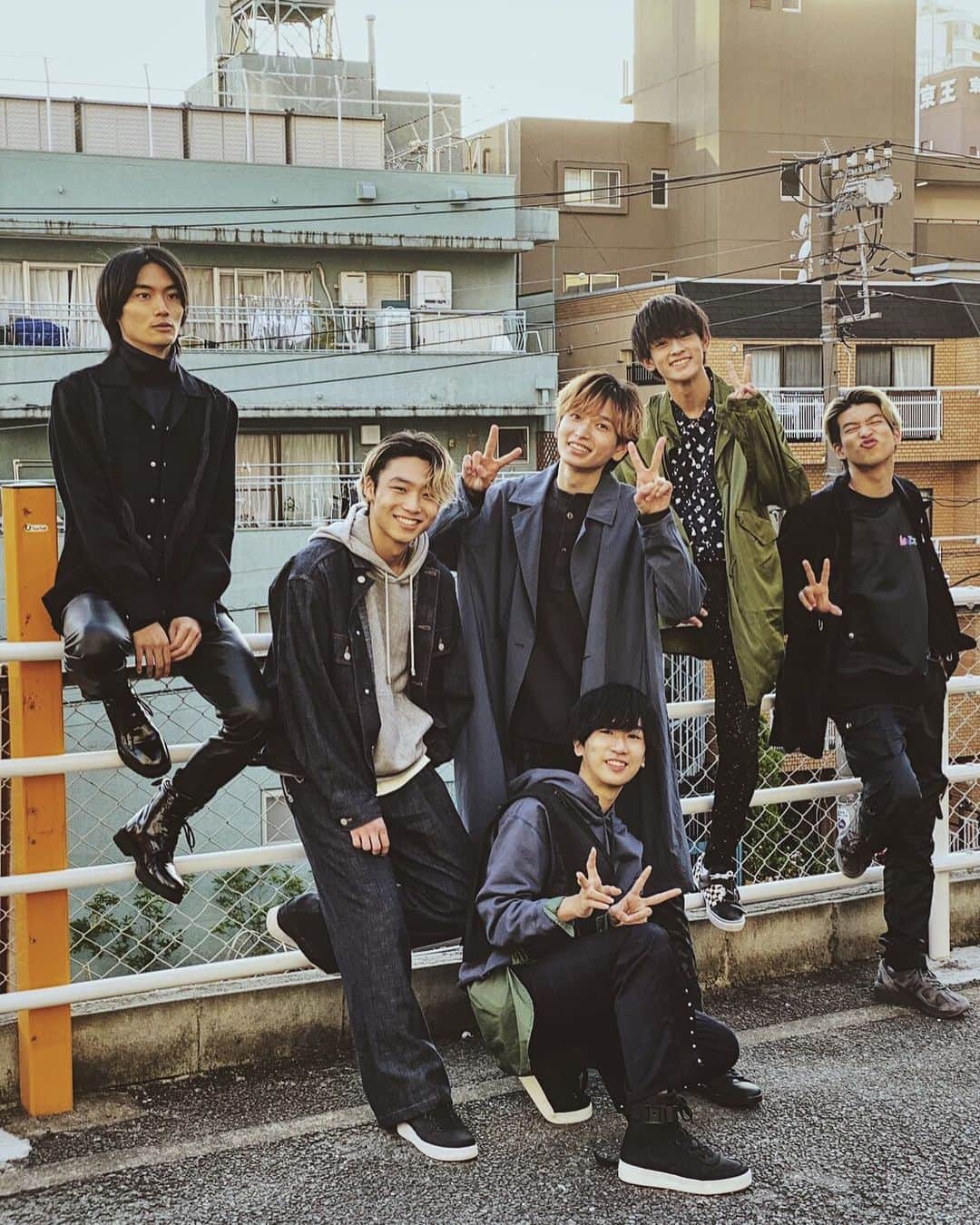 古幡亮（WATWING）のインスタグラム：「皆さん！ WATWINGを特集して頂いている JUNON 9月号はもう見ましたか？ これから暑い日が続くそう… そんな日はお近くの本屋さんで好きな本を探しましょ♪ よかったら雑誌コーナーにも立ち寄ってみてね☺︎ #WATWING #JUNON #9月号」