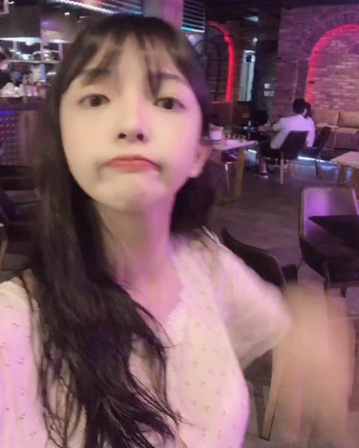 ユジョン のインスタグラム：「나 여기 조하👻」