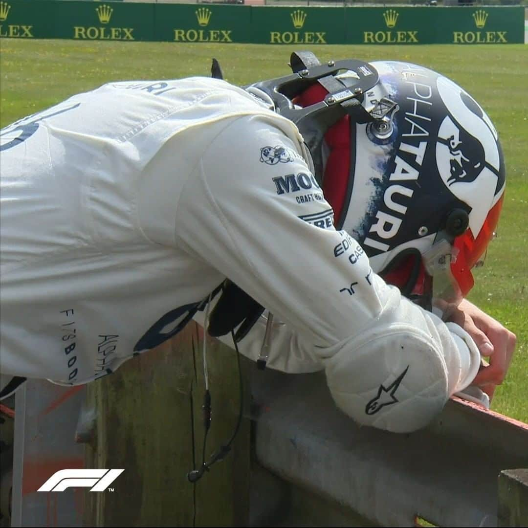 F1さんのインスタグラム写真 - (F1Instagram)「Kvyat ❌ He suffers a hair-raising shunt at the ultra-quick Maggots corner on Lap 12 😮 The AlphaTauri driver is out of the car and appears to be okay . #F1 #Formula1 #BritishGP」8月2日 22時46分 - f1