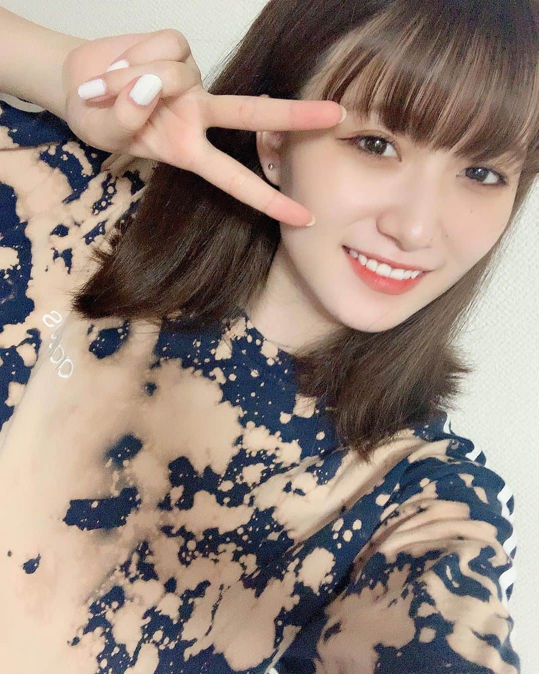 遠藤みゆのインスタグラム：「ぴーす！！！﻿ ﻿ 今日も天気が良くてやっと夏らしくなってきましたね☺︎﻿ ﻿ 暑くて暑くて大変だ！！！﻿ 来年は夏っぽいことできるといいなあ、﻿ 今年は過去1かき氷が食べたくなってます✌︎✌︎笑﻿ ﻿ 皆さんは夏っぽいことしてますか？」