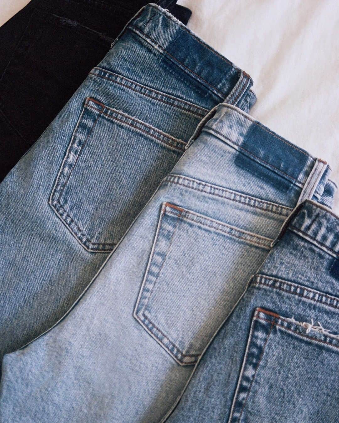 Abercrombie & Fitchさんのインスタグラム写真 - (Abercrombie & FitchInstagram)「You make quite the pair — based on your feedback, we restructured pocket placement, redesigned stitching and varied washes to give you exactly what you want. This is denim YOUR way.」8月2日 23時00分 - abercrombie
