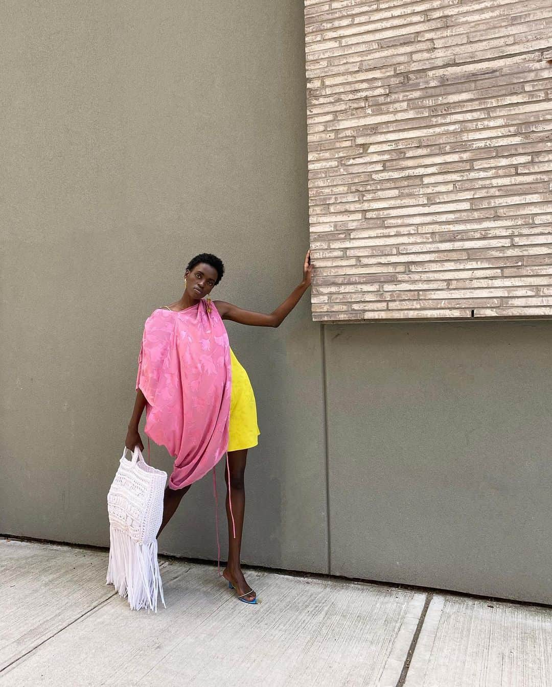 プラバルグルンさんのインスタグラム写真 - (プラバルグルンInstagram)「Brighten Your Day - Tap to shop the Summer Edit, available exclusively on PrabalGurung.com  #PrabalGurung #ShopPrabalGurung #FemininityWithABite #StrongerInColour」8月2日 23時03分 - prabalgurung