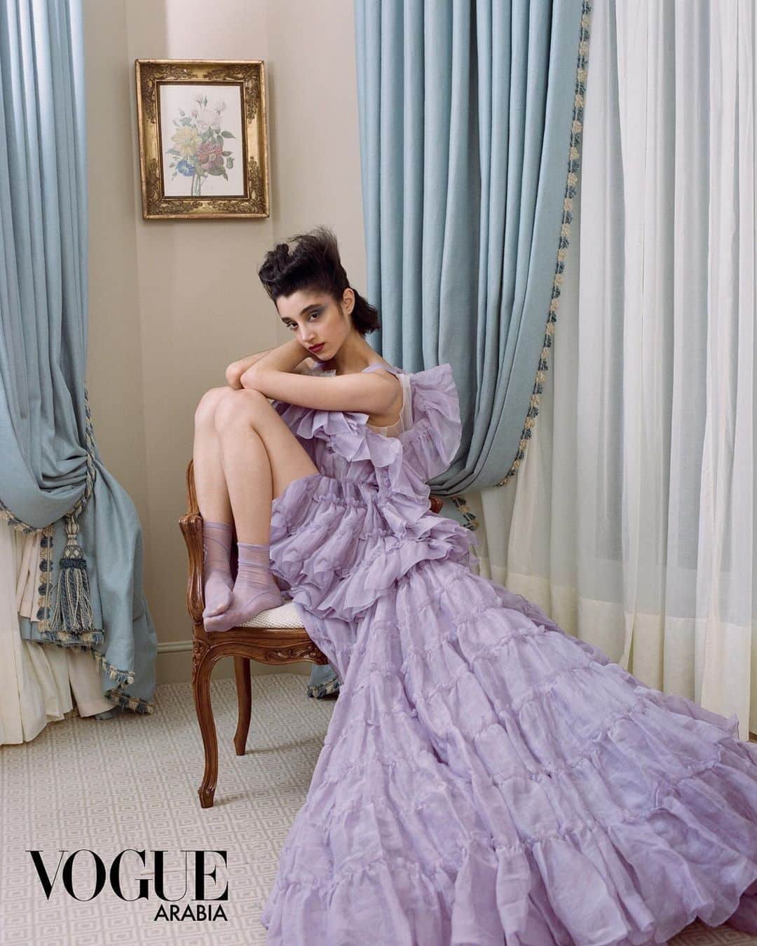 ジャンポール・ゴルチエさんのインスタグラム写真 - (ジャンポール・ゴルチエInstagram)「Chat perché divine in a #GaultierParis #SS20 lavender gown for @VogueArabia.⁠ Photographed by @alicerosatistudio.⁠ Styled by @lisajarvis_stylist.」8月2日 23時05分 - jeanpaulgaultier