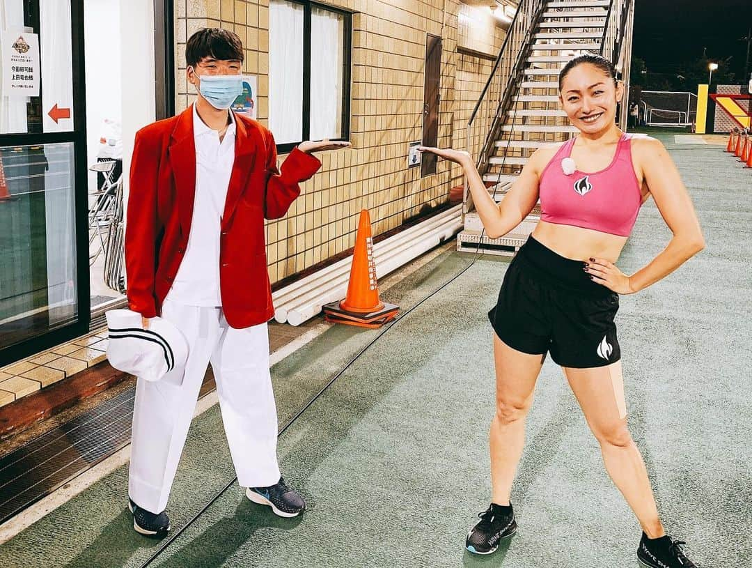 安藤美姫さんのインスタグラム写真 - (安藤美姫Instagram)「Thank you for having me with you all😌😊💪💪💪 It was such a challenge and good time♥️♥️♥️  体育会TV生放送ご覧になっていただいた皆様 本当にありがとうございました😌‼️🙏 人生初の400mリレーは本当にキツかったです😭😭😭😅😅😅 足を引っ張らないように頑張りましたがやっぱりキツかったです😩😩😩😭😭😭 でも　すっごく最高の時間でした！ 仲間の力って凄いなって感じる時間でした✨‼️‼️‼️ 美女に囲まれて幸せでした笑 ご一緒させて頂いた皆様 本当にありがとうございました😌☺️😊💕💕💕  そして マスクマン本当に速かったです‼️‼️‼️🙏🙏🙏 さすがでした✨✨✨  また 体育会TV ガチで出たいです💪💪💪  これからもよろしくお願いします🤩‼️🙏🙏🙏  #土屋炎伽 #福内櫻子 #津吹アイリ #おのののか #上村彩子 #速水舞 #坪井ミサト #AYA #東村芽依  #体育会tv  #安藤美姫  #日向坂46 #林圭介」8月2日 23時12分 - miki_m_ando0403