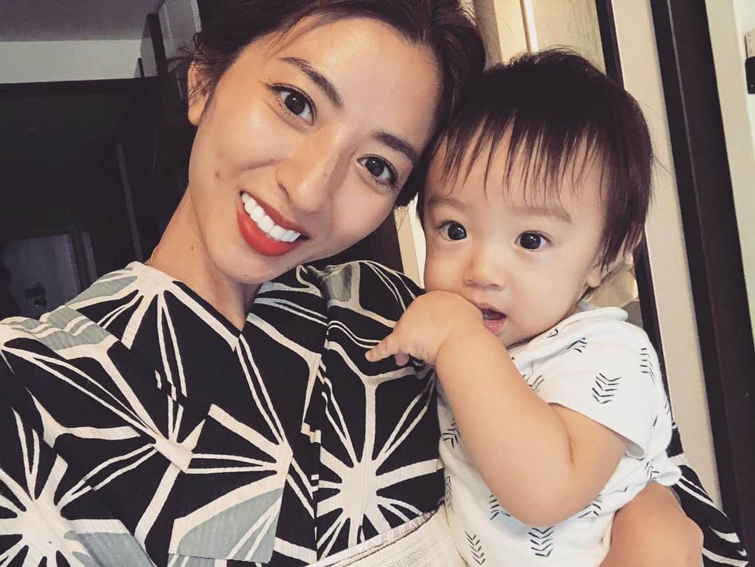 谷澤杏奈さんのインスタグラム写真 - (谷澤杏奈Instagram)「👶🏽 ママをしながらでもできることを… 見つけて輝けたらみんながHappyに♡  #着物#若女将#魚判#旅館#和服#浴衣 #japanesetraditional#kimono#kimonostyle #湯河原#着付け#着物のある生活#着物女子 #若女将のいる旅館#若女将業復活#男の子ママ #子供連れok #子供連れ歓迎 #2児ママ#2児ママライフ #2児ママ若女将ライフ#浴衣コンテスト#浴衣ヘアアレンジ」8月2日 23時17分 - anna.uohan