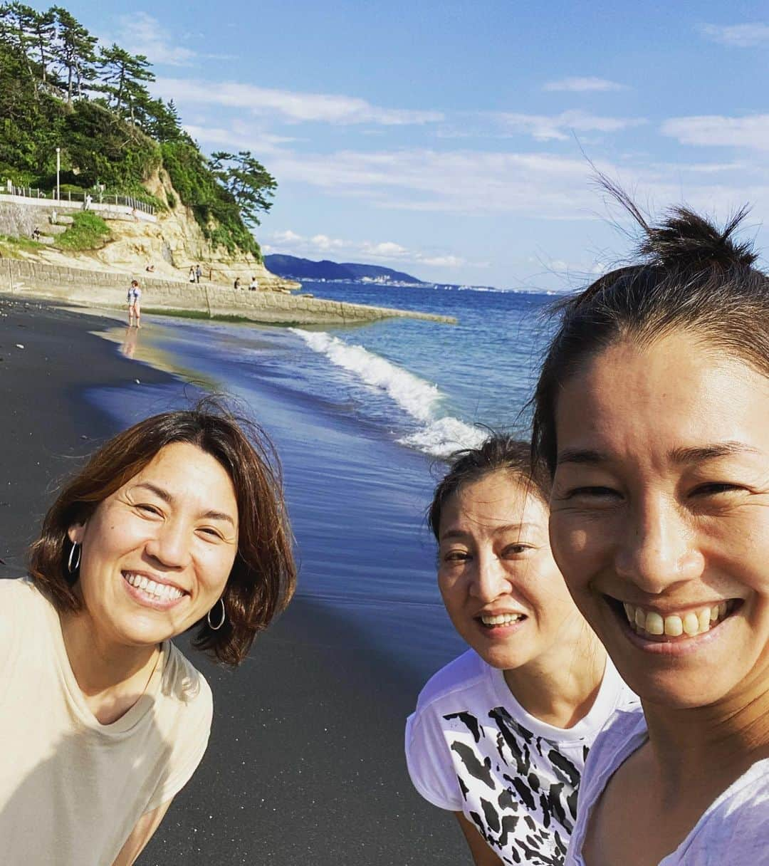 伊達公子さんのインスタグラム写真 - (伊達公子Instagram)「ラッキーなことに梅雨も明け、晴れた中、1日鎌倉で過ごしました！ 甘糟りり子さんのお家でも！ 夏を感じる1日でした。 #伊達公子 #kimikodate #テニス #テニスプレーヤー #テニスプレイヤー #tennis #tennisplayer #instatennis #kamakura #鎌倉 #summer #夏 #甘糟りり子 #稲村ヶ崎海岸 #稲村ヶ崎 #梅雨明け #晴れた日 #海」8月2日 14時26分 - kimiko.date