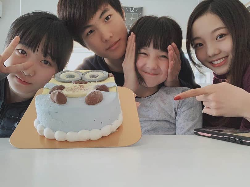 本田紗来さんのインスタグラム写真 - (本田紗来Instagram)「happy birthday👔🌻 たいち22歳。 いつでも頼れる。 ちかぢか本当の大人になるな！ おちがある。 めが優しい。 でーとしたいね。 とうとう（3T+3T）うますぎる。 うまれて来てくれてありがとう。  いつも、1日のはじめに会うとハグしてくれるの嬉しい😆 最近は少し嫌がってるけど、結構すきだよ。続けてね😂 もう本当の大人になるからさらはすごい寂しい😔 プレゼント楽しみにしててね！ 大好きだよ😘」8月2日 14時47分 - sara_honda0404