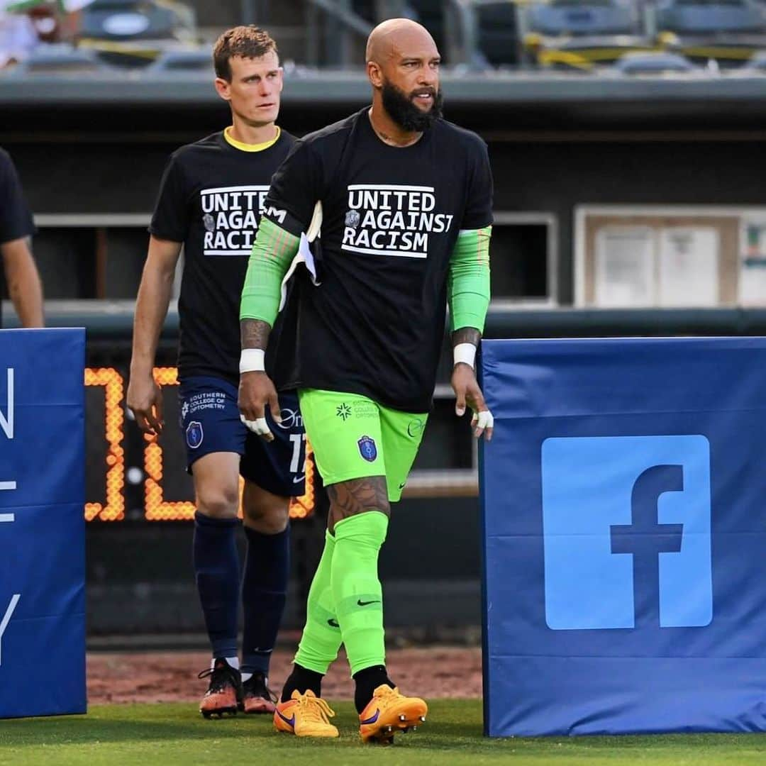 ティム・ハワードさんのインスタグラム写真 - (ティム・ハワードInstagram)「3 points & 3 games Undefeated  WELL DONE THE LADS‼️. #DEFENDTHEBLUFF」8月2日 14時54分 - timhow1