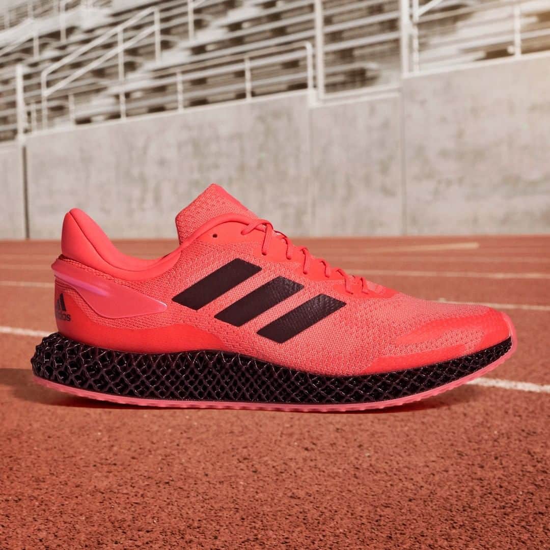 Sneaker Newsさんのインスタグラム写真 - (Sneaker NewsInstagram)「The adidas 4D Run 1.0 just released in this hot "Signal Pink" colorway, with an all-black Futurecraft sole acting as the cushioning. For a detailed look, tap the link in our bio.」8月2日 15時00分 - sneakernews