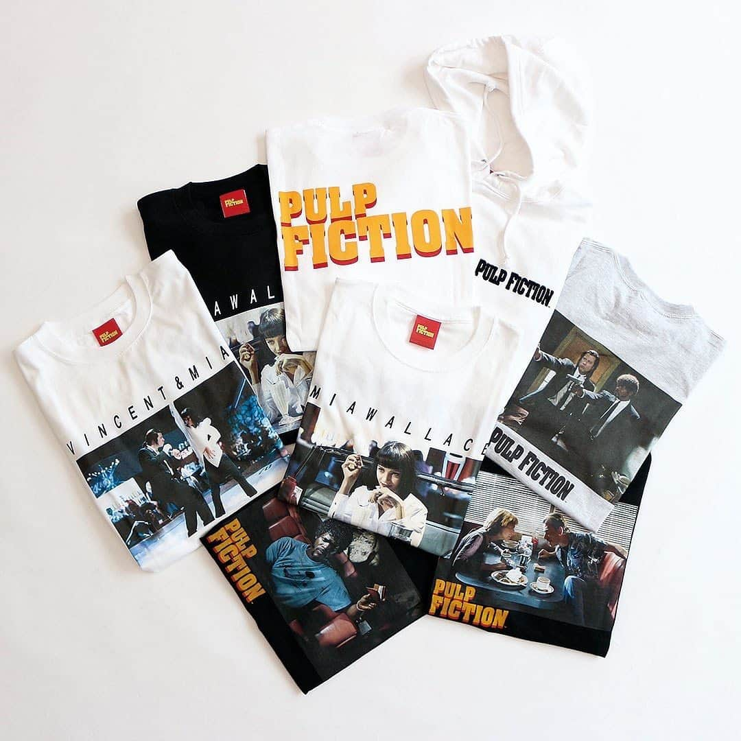 JOURNAL STANDARD relumeさんのインスタグラム写真 - (JOURNAL STANDARD relumeInstagram)「【PULP FICTION×JOURNAL STNADARD relume】﻿ ﻿ この度、あの『PULP FICTION』とJOURNAL STANDARD relumeの公式コラボレーションが実現！！﻿ ﻿ 昨年公開となり、レオナルド・ディカプリオ、ブラッド・ピットを主演に起用した「ワンス・アポン・ア・タイム・イン・ハリウッド」も記憶に新しい、鬼才、クエンティン・タランティーノ。﻿ ﻿ 『PULP FICTION』は、1994年に公開されるや否や、タランティーノ監督を一躍スターダムに押し上げた名作。﻿ ﻿ アメリカの低級犯罪小説であるパルプマガジン的なストーリーをコンセプトに殺し屋たちの話を3つの物語が交錯するように語られるコメディあり、ヴァイオレンスありのドラマ。﻿ ﻿ ジョン・トラボルタ、ブルース・ウィリス、ユマ・サーマン・サミュエル・L・ジャクソン、ティム・ロス、そしてハーヴェイ・カイテルなどの名優達が魅せる独創的なストーリーは、現代でもカルト的な人気を誇ります。﻿ ﻿ そんな名作と、JOURNAL STANDARD relumeのコラボレーションは、映画好きの心をくすぐるデザインが魅力！﻿ ﻿ Tシャツ、ロンT、スウェットシャツ、フーディと8つものバリエーションでお届けします！﻿ ﻿ ﻿ #pulpfiction﻿ #パルプフィクション﻿ #quentntarantino﻿ #tarantino﻿ #クエンティンタランティーノ﻿ #タランティーノ﻿ #VINCENTVEGA﻿ #MIAWALLACE﻿ #JULESWINNFIELD﻿ #HONEYBUNNY﻿ #samuelljackson﻿ #umathurman﻿ #johntravolta﻿ #cultmovie﻿ #movies﻿ #tshirt﻿ #tee﻿ #sweatshirt﻿ #hoodie﻿ #relume﻿ #jouranlstandardrelume﻿ #relume_casual﻿ #relume_basic﻿」8月2日 15時07分 - js_relume