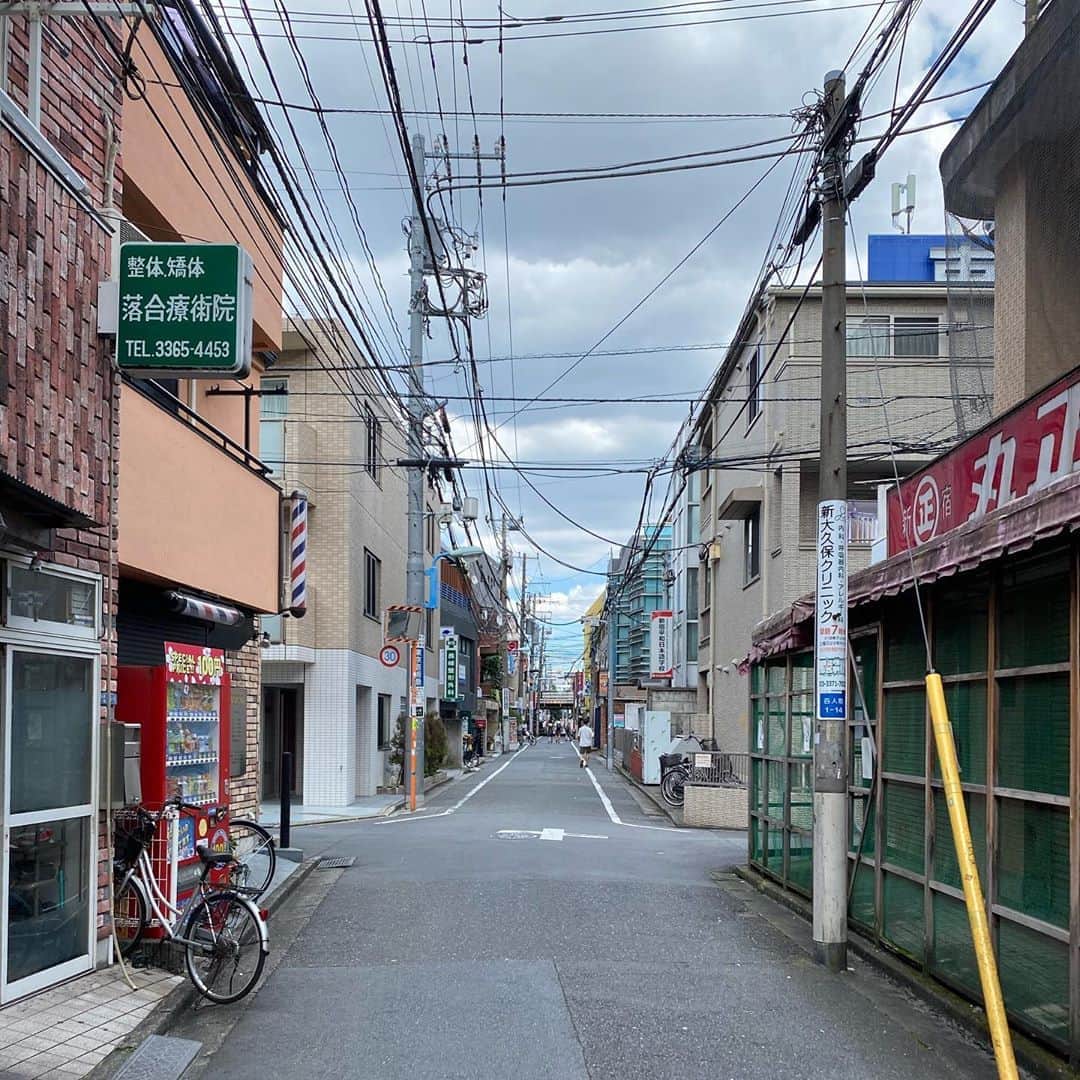土岐麻子さんのインスタグラム写真 - (土岐麻子Instagram)「時代と国がよくわからなくなる、好きな道」8月2日 15時33分 - tokiasako