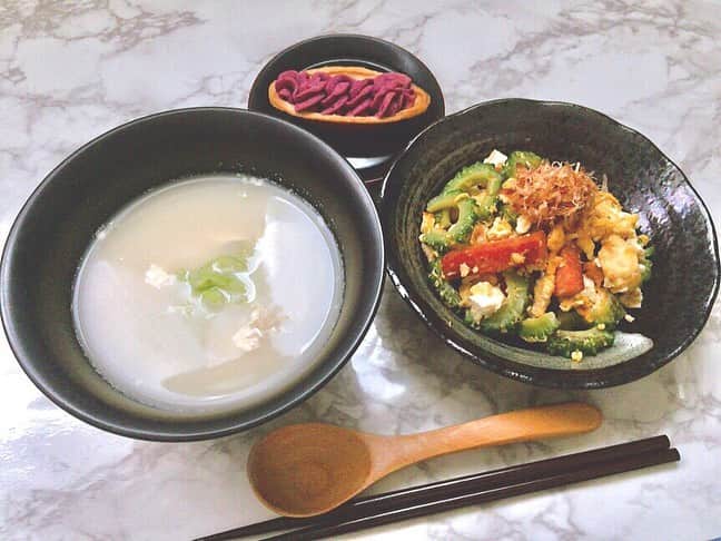 中岡龍子さんのインスタグラム写真 - (中岡龍子Instagram)「.I made Okinawan food🥢 気温とか空の感じを見て食べたくなったので ゆし豆腐とゴーヤチャンプルー作りました！ もずく酢も用意したのに写し忘れた、、 紅芋タルトは見たら食べたくなって🤫 . 8月に入っていきなり暑くなりましたが 夏バテや熱中症などにならないように 皆さん気をつけてくださいね！ . #ゆし豆腐 #ゴーヤチャンプルー #沖縄料理 #りょーこめし」8月2日 15時36分 - ryoko1792