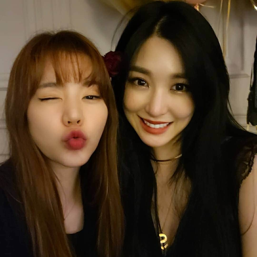 サニー さんのインスタグラム写真 - (サニー Instagram)「이제 우리 시그니쳐가 빠지면 섭섭해~ 역시 열정파니! 생일뿐 아니라 소시 13주년도 챙기다니 대단해!! 행복하자 우리파니♡ #GG4EVA」8月2日 15時55分 - 515sunnyday