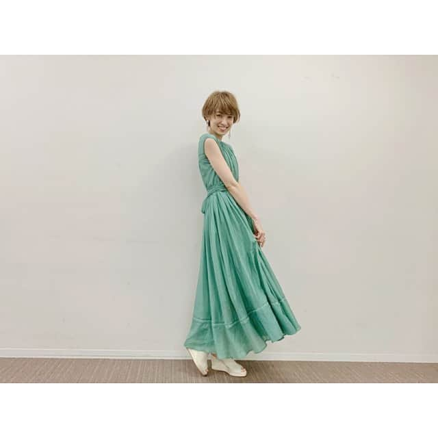 南明奈さんのインスタグラム写真 - (南明奈Instagram)「脱力タイムズ観てくれたみなさんありがとうございました☺️ 隠しゲストだったので告知できずでした💦  収録終わりに　@yoko.ozawa729 さんが話しかけてくださり、地元が一緒な事が判明し地元トークしてました🥳  この日着ていたお洋服は ワンピース　@_estella.k_  ピアス　@threefourtime_official  イヤカフ・リング　@canal4_official  サンダル　@dianashoespress」8月2日 16時05分 - akinaminami