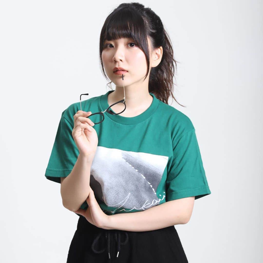 安齋由香里さんのインスタグラム写真 - (安齋由香里Instagram)「2020/08/02﻿ ﻿ 【TシャツGreen × メガネ】緑は大人っぽく。﻿ ﻿ From : @livertine_age  ﻿ #livertineage」8月2日 15時59分 - yukari_anzai_1231