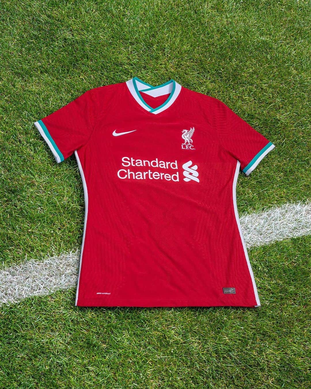 リヴァプールFCさんのインスタグラム写真 - (リヴァプールFCInstagram)「ICYMI  Our 2020/21 @nikefootball home kit has been revealed! 😍 #TellUsNever #LFC #LiverpoolFC #Liverpool」8月2日 16時02分 - liverpoolfc