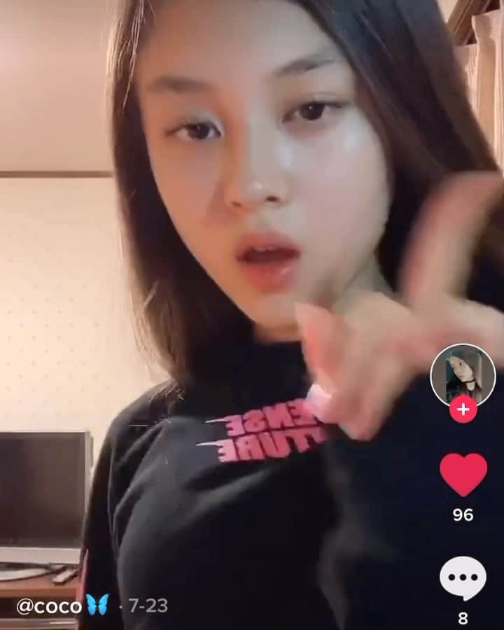 大門弥生のインスタグラム：「ねぇ大胆に愛してよBABE💋 またTikTokでタイプのgirls、pickしてみた〜！ ． #BADBABEchallenge BABE feat Rei©︎hi - 大門弥生 (Pro.by DJ RYOW) ． @reichi0118  @djryow ． #TikTok #BABE #Bboyの心掴んだその手で私を優しく抱きしめる #ダイモンとれいちの新曲 #ビートは名古屋のOG #DJRYOW #沢山踊ってくれてありがとう #もっと見たいな」