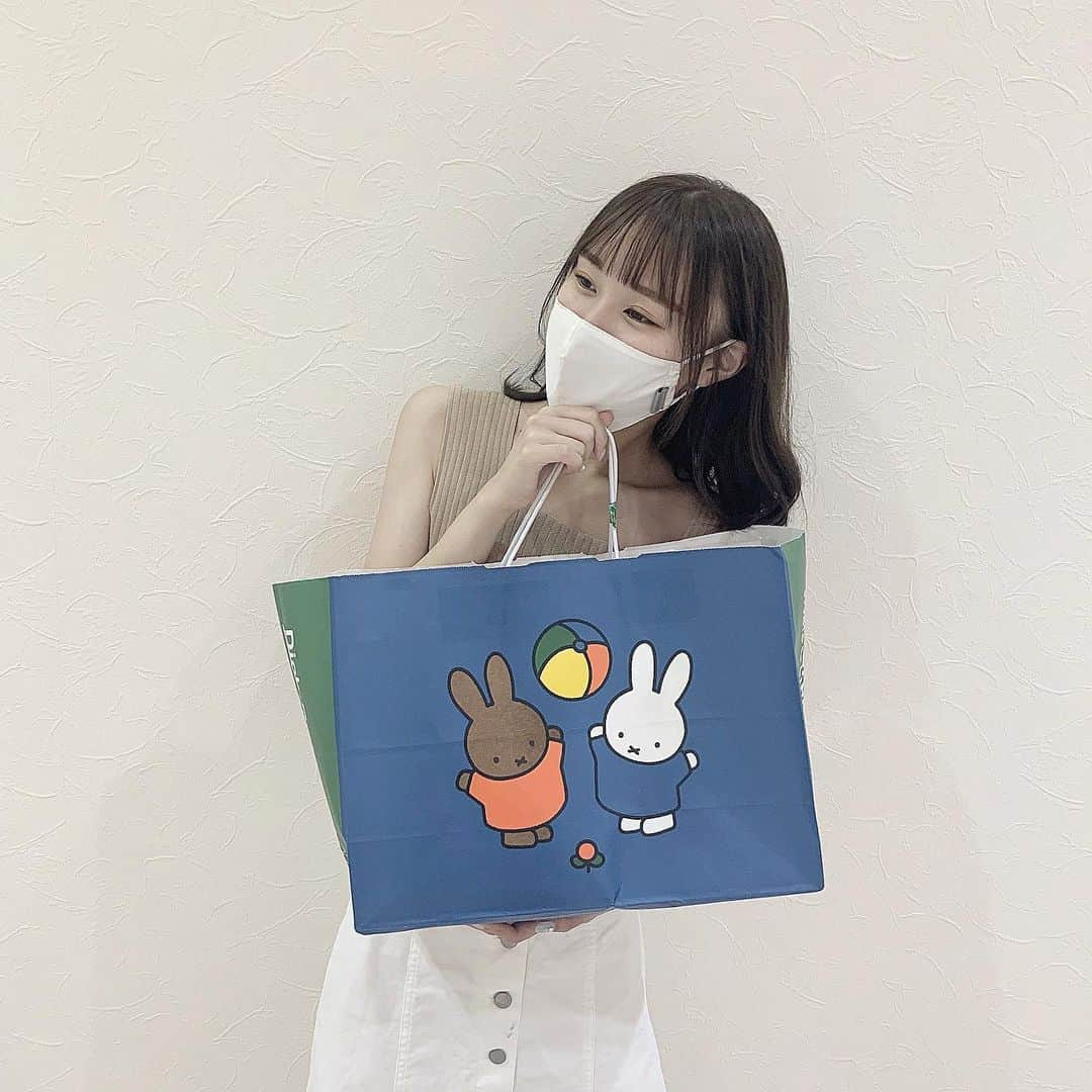 早乙女るなさんのインスタグラム写真 - (早乙女るなInstagram)「﻿ ﻿ ﻿ 　　　【𝐦𝐢𝐟𝐟𝐲】﻿ ﻿ 大好きさんを受け取った〜♡﻿ ﻿ やっぱりクッションは大人気な様です😭﻿ でも大体店舗にはあるんだ〜！ほんとに幸せ♡﻿ ﻿ コラボ商品また紹介します！﻿ ﻿ ﻿ ﻿ #studioclip #miffy #コラボ商品　#ミッフィーコラボ　#ミッフィー」8月2日 16時30分 - saotome.runa