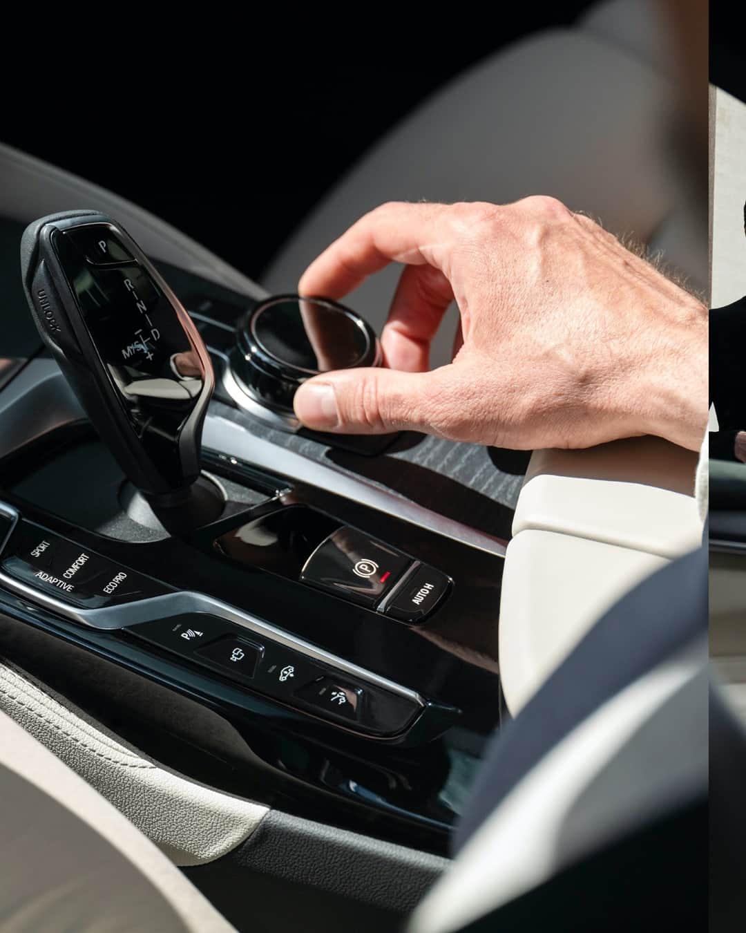 BMWのインスタグラム：「Turn up the volume on elegance. The new BMW 6 Series Gran Turismo. #THE6 #BMW #6Series」