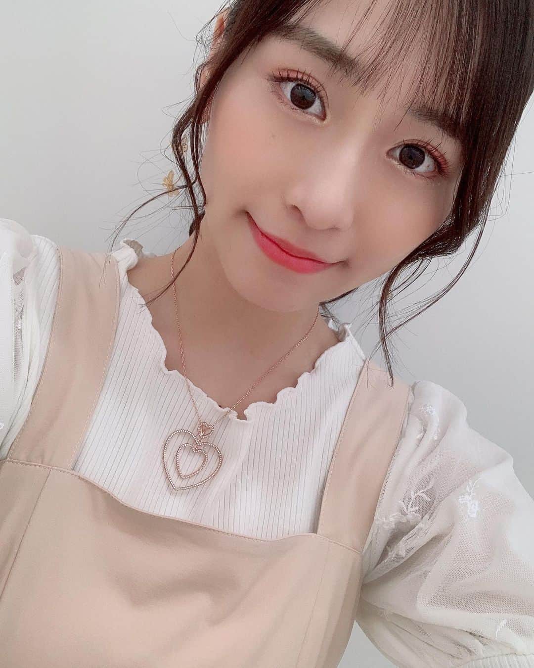 内木志のインスタグラム：「ハートのネックレス♥️ イベントで付けてました😊 何個ハートがあるでしょう？ #follifollie」