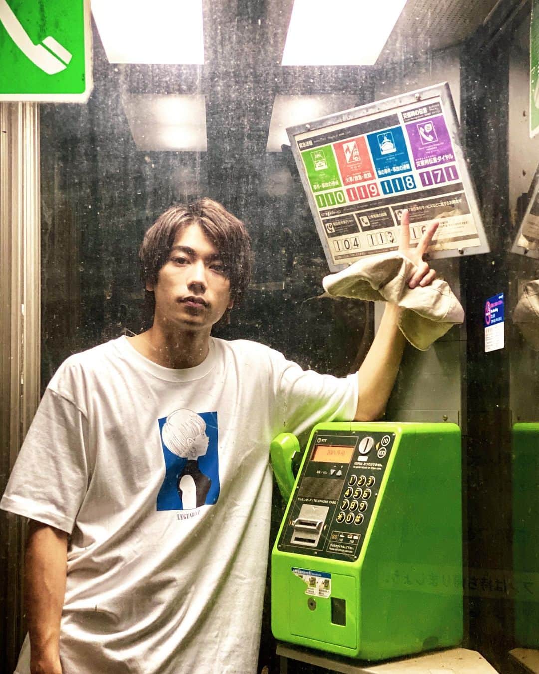 のインスタグラム：「公衆電話意外といい感じじゃないですか？？📞 #ブルマT」