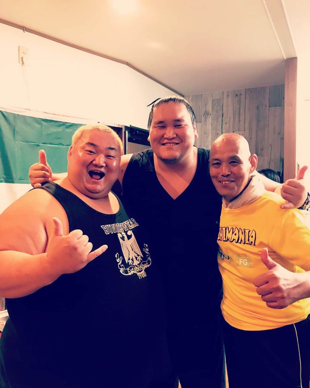 浜亮太さんのインスタグラム写真 - (浜亮太Instagram)「照ノ富士関！復活優勝おめでとうございます㊗️ #浜亮太 #照ノ富士 #笠力 #ステーキまさやん #幕内最高優勝 #復活 #鉄夫」8月2日 18時15分 - hama.2964