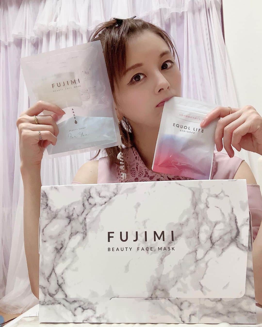 のインスタグラム：「久々に野外撮影で焼けた☀️ メイク濃！！ 今日は(@fujimi_official )のマスクでケア❤️ ・ お肌診断して自分に合ったものが送られてくるのでお気に入り😊美容液たっぷりでお肌プルプル✨ ・ そして夜はエクオールサプリ飲んでるよ💊 リラックスした気持ち☺️🌟 ・ #エクオールライフ　 #エクオール　 #大豆イソフラボン　 #発酵大豆サプリメント　 #女性用サプリ　 #ライフショップ銀座 #fujimiフェイスマスク  #fujimi  #パック #夜の日課 #おやすみなさい #美肌 #プリプリ #もちもち  #PR #撮影モデル  #読モ」
