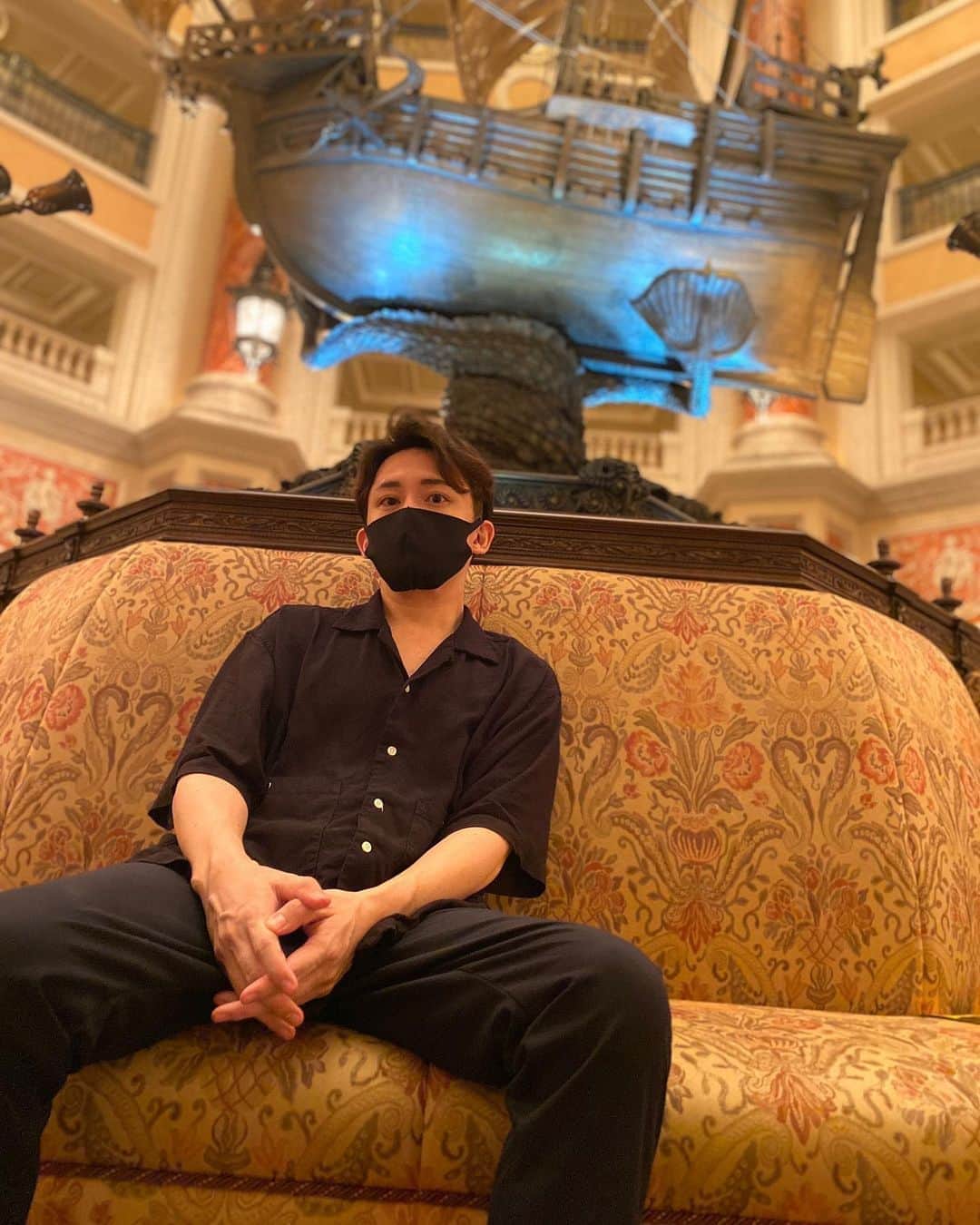カブキンのインスタグラム：「我が家のロビーです  #婚活  #婚活YouTuber  #8月もよろしくお願いします」