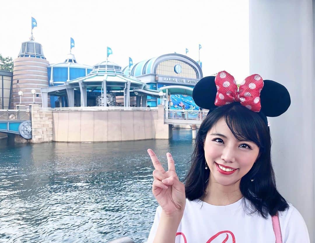 のインスタグラム：「ニモのシーライダーの前(*'▽'*)💖 怖い乗り物苦手だからこういうやつが一番いい笑笑  あとはシンドバットとアクアトピアが好き✌️ 好きな乗り物ありますか〜？？  #ディズニー#ディズニーシー#ディズニーランド#デイジー#デイジーダック # #disney#disneysea#disneyland#tokyodisneysea#winstadisney#ディズニー好きな人と繋がりたい#ミニー#ミニーマウス#ミニーちゃん #ミニーコーデ#ディズニーコーデ #ディズニー写真部 #follow#followforfollowback #followme#インスタ映え#インスタ映えスポット#アクアトピア#ニモ#シーライダー#シンドバット#dオタさんと繋がりたい」