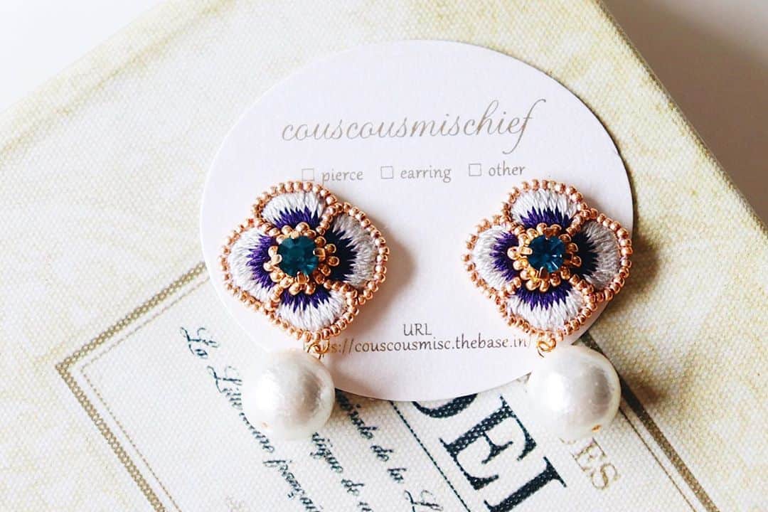 handmade shopのインスタグラム：「月に1回のonline shopオープン中です👼❤️﻿ ﻿ プロフィールのリンクからご覧ください﻿ ﻿ コンビニ払いや銀行振込みの方は﻿ ご入金忘れのないようお願いいたします💘﻿ ﻿ ただいまストーリーズで﻿ 質問大会しています🥰﻿ ﻿ なんでもご質問ください🌟」