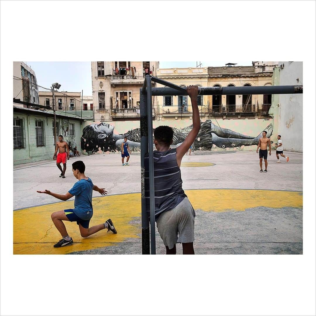 Magnum Photosさんのインスタグラム写真 - (Magnum PhotosInstagram)「⏰ SALE ENDS TODAY⁠ ⁠ Solidarity, the July Magnum Square Print Sale, in support of the @naacp and in collaboration with @voguemagazine.⁠ .⁠ This image by @nikoseconomopoulos from La Havana, Cuba is available as a signed 6x6"" print on the Magnum Shop until 6PM EST / 11PM BST for only $100.⁠ .⁠ Magnum photographers and Vogue are both donating 50% of their proceeds to the National Association for the Advancement of Colored People (@naacp), the longest-running, and largest civil rights organization in the United States.⁠ .⁠ The NAACP’s mission is to eliminate race-based discrimination and uphold equality of rights of all persons.⁠ .⁠ Visit the link in bio to see all the images available.⁠ .⁠ PHOTO: Havana, Cuba. 2017.⁠ .⁠ © @nikoseconomopoulos/#MagnumPhotos⁠ ⁠ #MAGNUMSQUARE #Solidarity #printsale」8月2日 20時01分 - magnumphotos