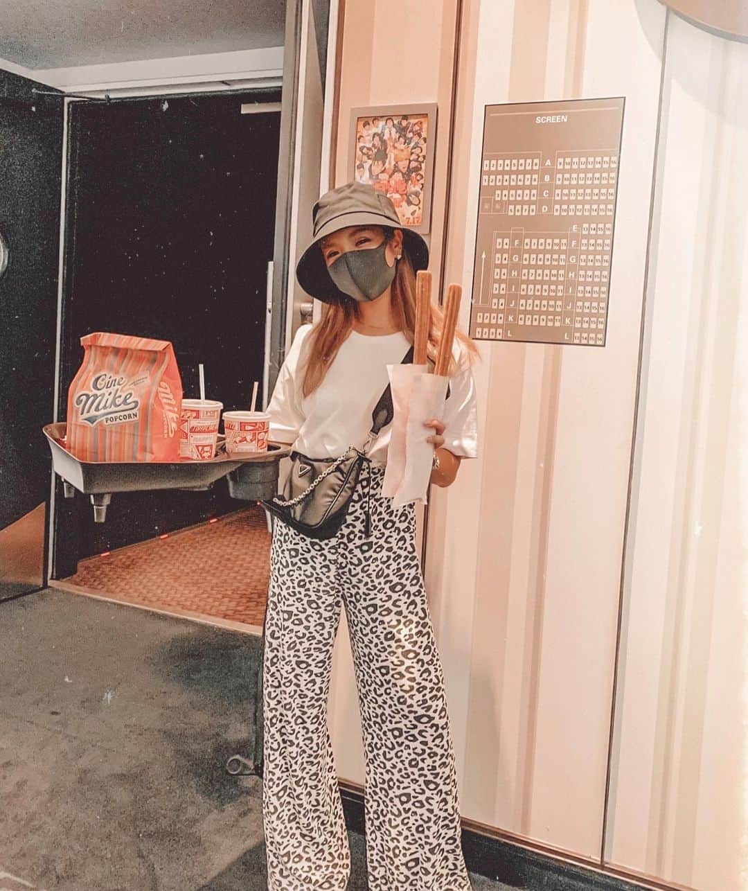 のインスタグラム：「🍿🥤🍿🥤✨ . . ひっっさびさの映画館に テンション↑↑で無駄な記念撮影w 福田監督やっぱ裏切らないわ🥺🤣 みんな声出して笑ってたし、 あー最高だった〜♡ . #今日俺今井推し推し #からの相良かっこいい #今夜スタートドラマも楽しみ」