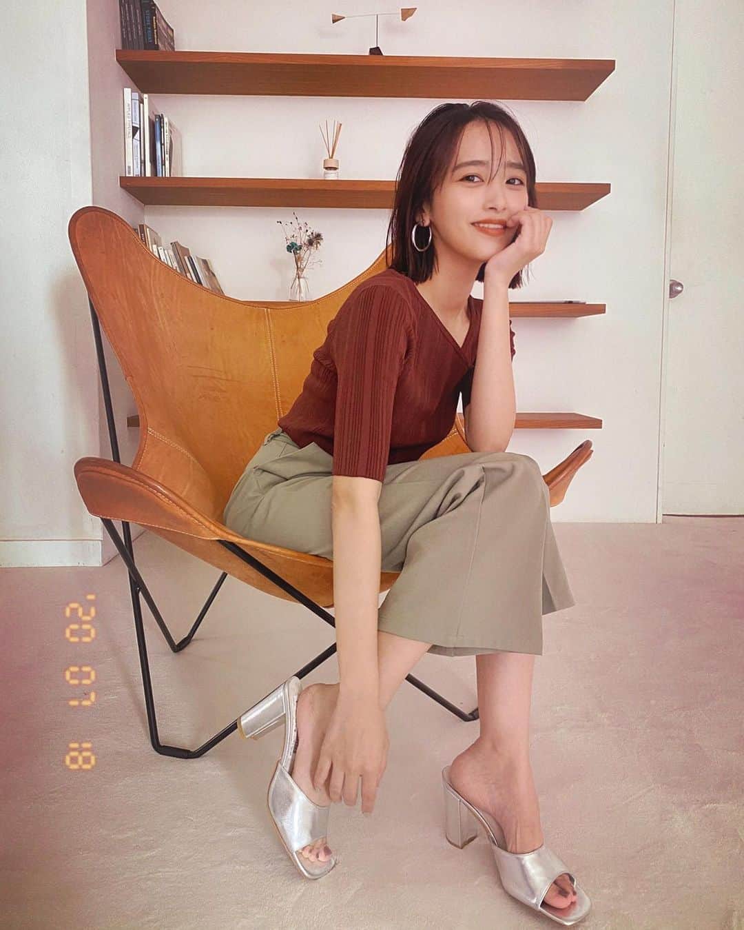 近藤千尋のインスタグラム：「先日撮影した　@grl_official 🦋 沢山プチプラでかわいいお洋服 upされています😍❤︎ このくすみグリーンパンツもget👌🏻 是非チェックお願いします👏😊  明日から1週間また頑張りましょね🥰🌻  #グレイル #GRL」
