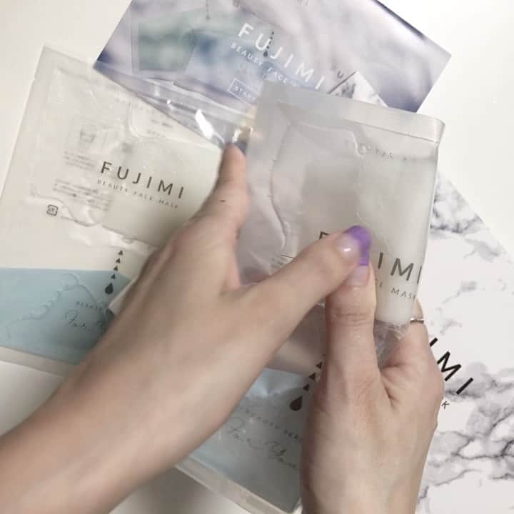 のインスタグラム：「自分専用  face mask  *  使う直前に 美容液をまぜまぜ　🤍  @fujimi_official   #もちもち #シートも肌になじむ #香りも選べる #パック大好き #pr #fujimi #パーソナライズマスク #美容」