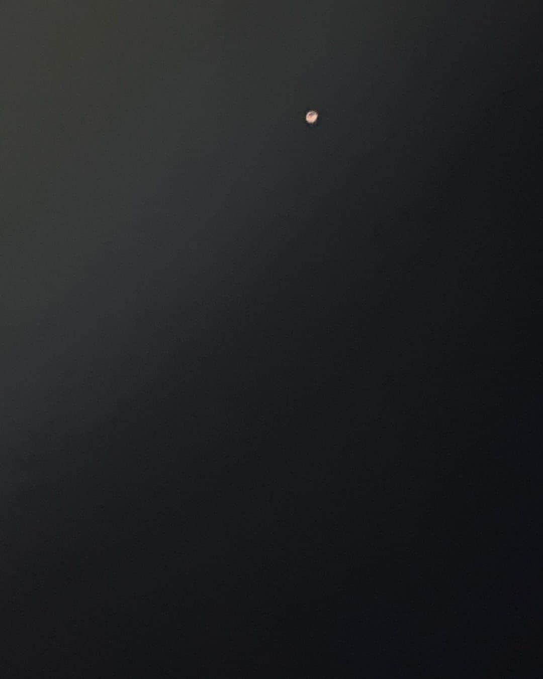 倉田雅世さんのインスタグラム写真 - (倉田雅世Instagram)「‪ISS見えた！すごく早い！‬ ‪そして、反対の空は、月がきれい。‬」8月2日 20時42分 - kuralamune