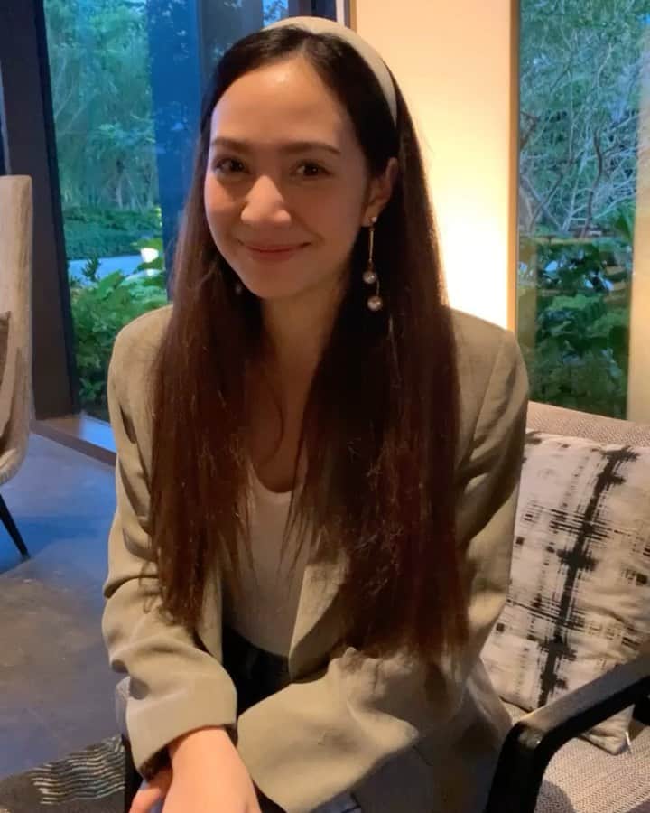 のインスタグラム：「“หิวข้าวรึยัง”ในภาษาญี่ปุ่น พูดว่า お腹すいた？ おなかすいた？ onakasuita ? โอนะกะซุอิตะ? หิวข้าวรึยัง?  “หิวแล้ว” พูดว่า うん、すいた Un,  suita  อื้น,  ซุอิตะ อืม , หิวแล้ว  ***อันนี้ใช้คุยกับเพื่อนๆหรือกับคนที่เราสนิทเท่านั้นนะคะ #japanese #thai #nihongo #ภาษาญี่ปุ่น #ภาษาญี่ปุ่นวันละคำ #日本語　#タイ人  #日本がすき」
