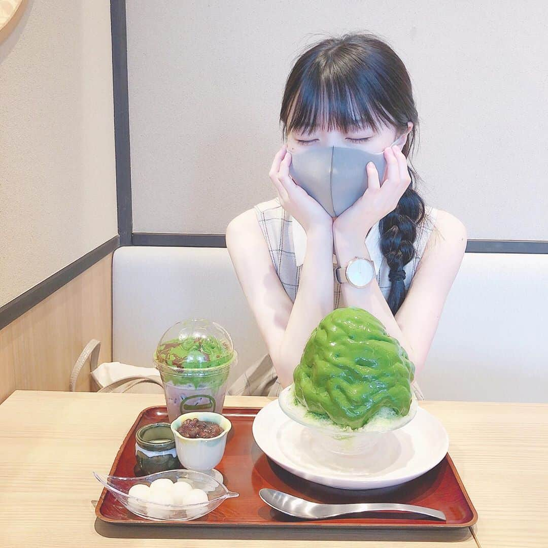 樋口なづなさんのインスタグラム写真 - (樋口なづなInstagram)「🕊 大きな抹茶かき氷 と 抹茶チョコラテ と すっぴんのなちゃんさん 🍵。 . 抹茶と白玉は最強だよねえ〜〜 (´ . .̫ . `)❕ . . . #茶匠清水一芳園 #清水一芳園 #かき氷 #抹茶 #抹茶スイーツ #抹茶ラテ #豊洲カフェ #豊洲グルメ #豊洲 #カフェ巡り #カフェスタグラム #cafe #maccha #すっぴん」8月2日 21時02分 - nazuna_higuchi