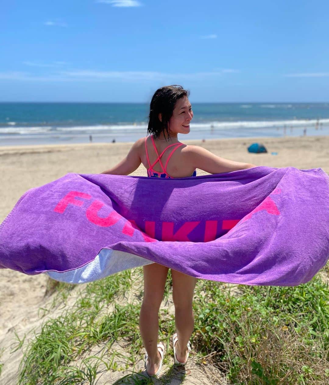 のインスタグラム：「🌞🌞🌞  #funkitajp #wonderyears_swim #funkita #beach #beachtowel #beachgirl #activegirl #swimmergirl #girlsswimwear」