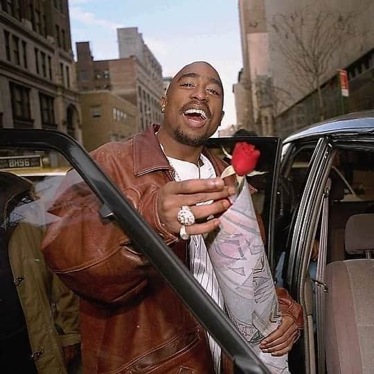 パット・マグラスさんのインスタグラム写真 - (パット・マグラスInstagram)「‘Reality is wrong. Dreams are for real.’ – #Tupac ⚡⚡⚡ Tupac, 1990⚡️⚡️⚡️ #patmcgrathlabs #inspiration⁣」8月2日 21時09分 - patmcgrathreal