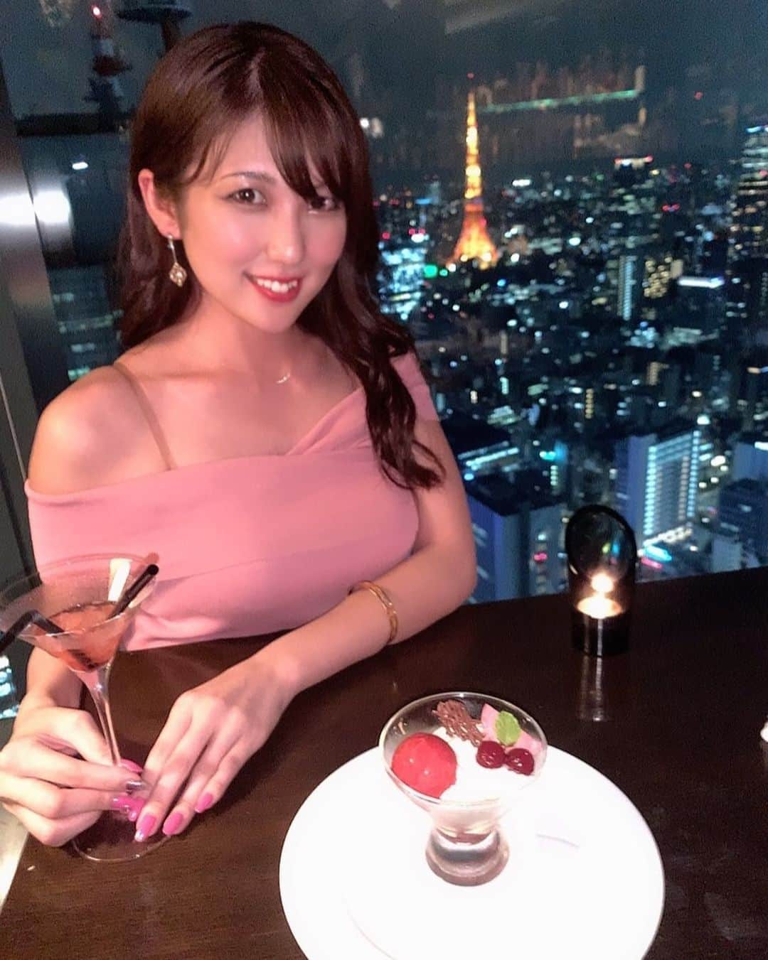 神谷麻美さんのインスタグラム写真 - (神谷麻美Instagram)「#夜景 🌌🌙💕✨💕 #スムージー 🍸好き🥰💕」8月2日 21時12分 - asamice428