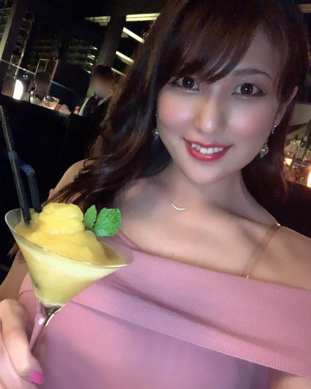 神谷麻美さんのインスタグラム写真 - (神谷麻美Instagram)「#夜景 🌌🌙💕✨💕 #スムージー 🍸好き🥰💕」8月2日 21時12分 - asamice428