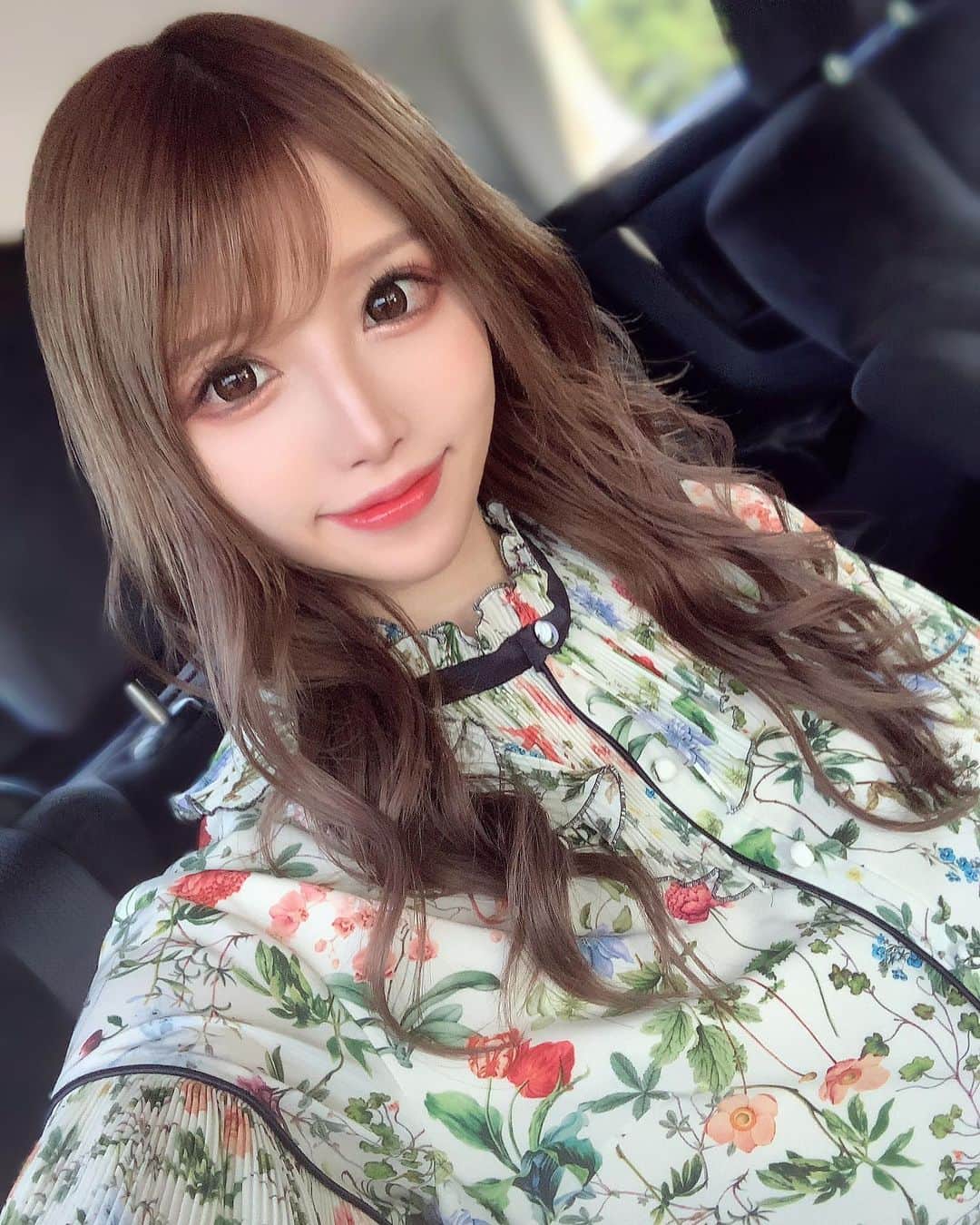 桜咲乃愛さんのインスタグラム写真 - (桜咲乃愛Instagram)「今日のお洋服🥰💕💕💕  @ruvieofficial の🥰💓💓 素材めっちゃ良くてずっと触っちゃう😌💕🍀  お上品で大好きRUVIEのお洋服🥰💓💓💓💎✨  かわいい〜♡♡  #RUVIE#今日のコーデ #ランチコーデ#女子会コーデ #ロングワンピース#小花柄」8月2日 21時27分 - noasama1101