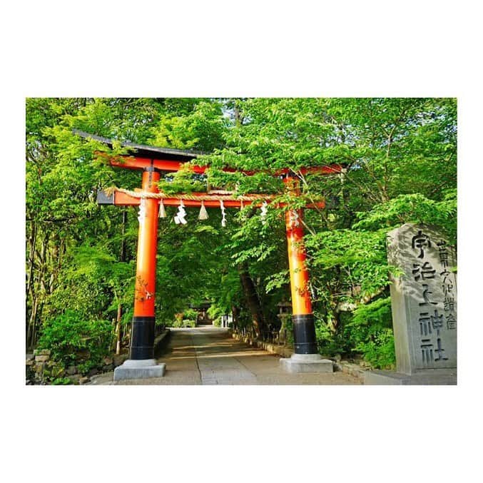 髙田知里のインスタグラム：「京都⛩ ・ #京都観光#神社巡り#旅行好き女子」
