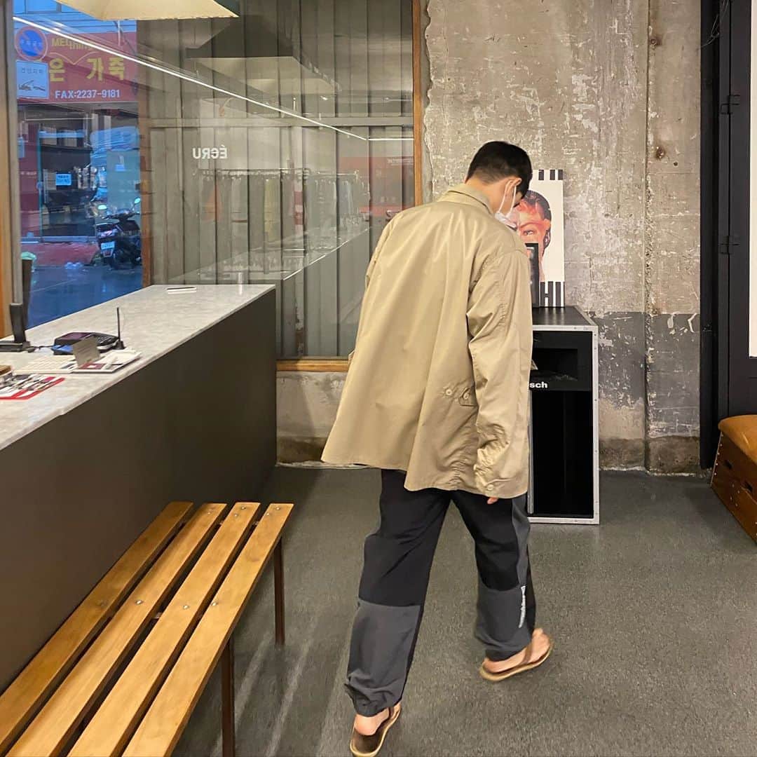 イナチ のインスタグラム：「. 내일 휴무  회좀 땡기네 🐟🐟🐟🐟 간단히 한점 하고  들갈분 call me」